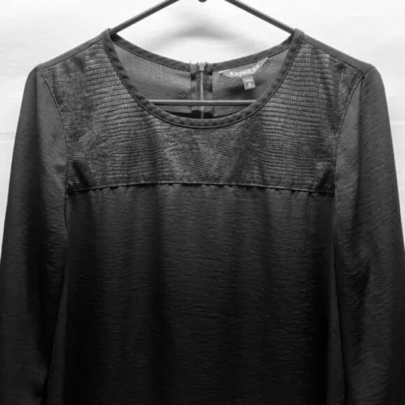 Express Women's Medium Black 3/4 Sleeve Zip Back Tunic Embossed Snakeskin Detail - Picture 2 of 13
